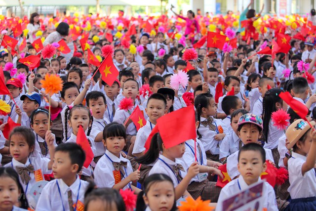 Plus de 23 millions d'élèves entrent dans la nouvelle année scolaire - Ảnh 1.